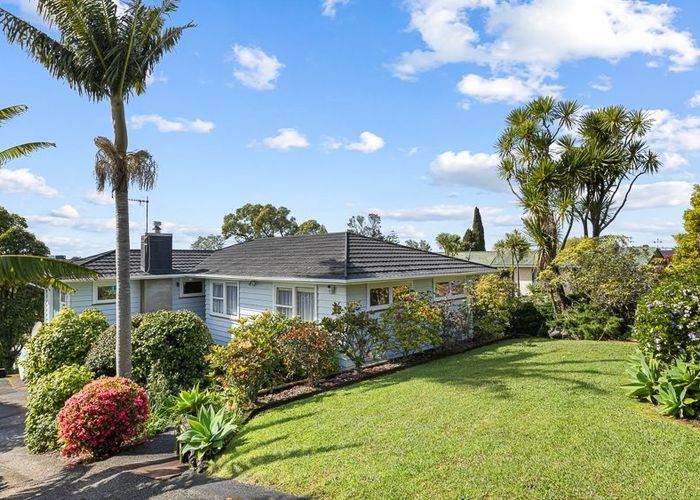  at 7 Hilling Street, Titirangi, Auckland