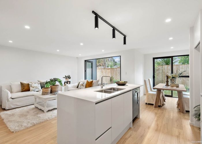 at 4 Te Uru Lane, Takapuna, Auckland