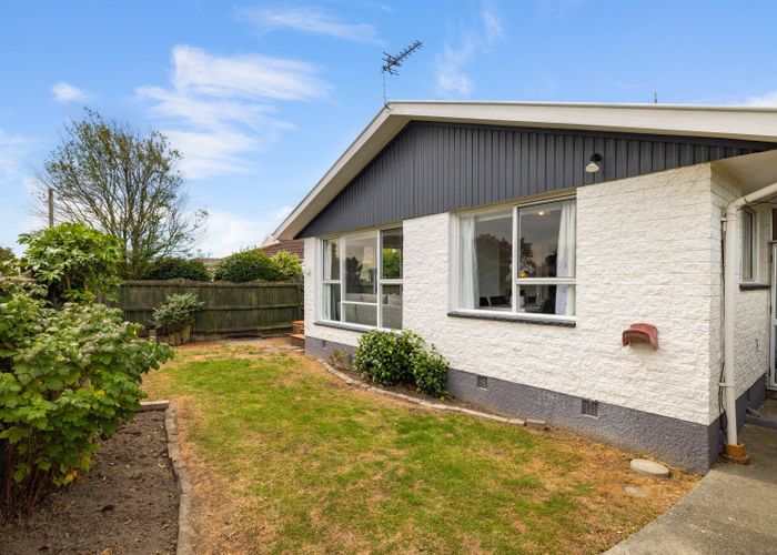  at 1/180 Grimseys Road, Redwood, Christchurch