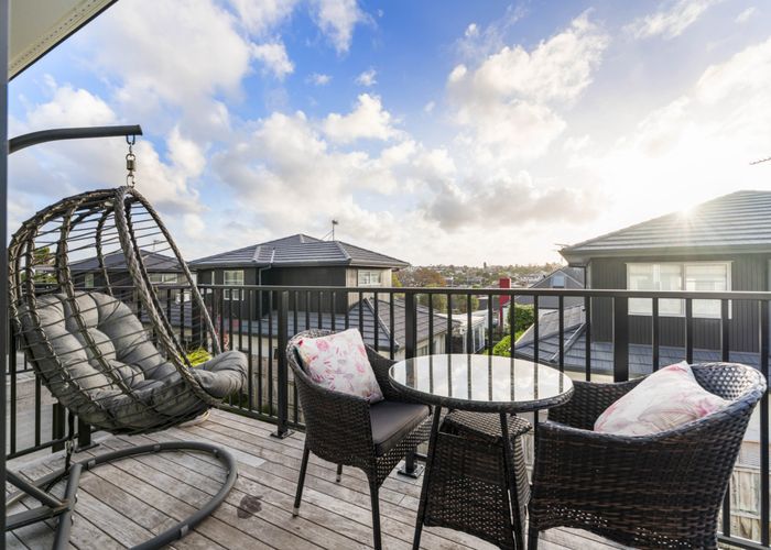  at 12 Panoni Lane, Howick, Manukau City, Auckland