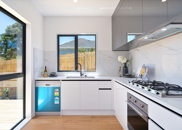  at 21B Barron Drive, Green Bay, Waitakere City, Auckland