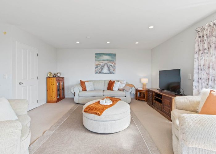  at 2/5 Moorgreen Heights, Torbay, North Shore City, Auckland