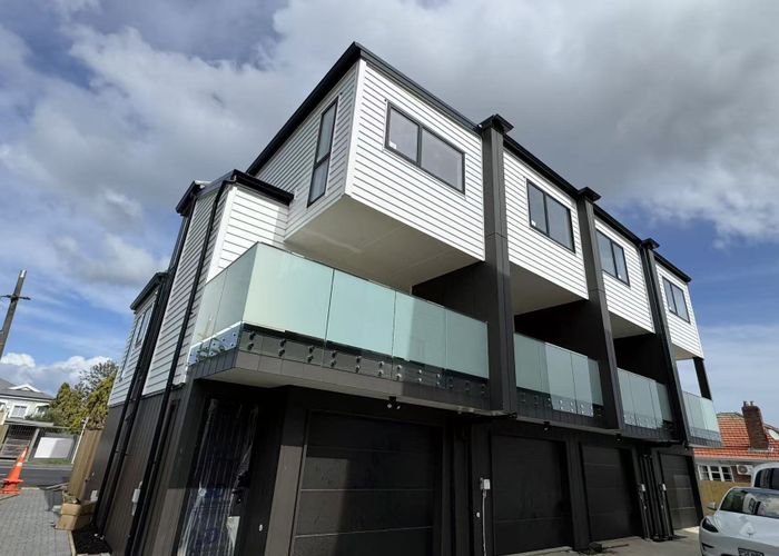  at 1-10/113 Mangere Road, Otahuhu, Auckland City, Auckland
