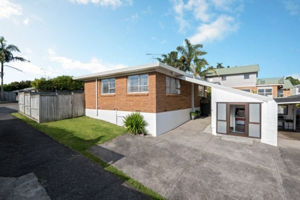  at 2/28 Prince Regent Drive, Half Moon Bay, Manukau City, Auckland