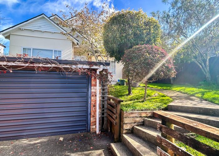  at 33 Churchill Rd, Cockle Bay, Manukau City, Auckland