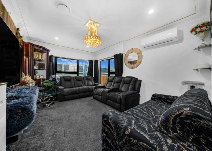  at 2/21 Glen Avenue, Papatoetoe, Manukau City, Auckland