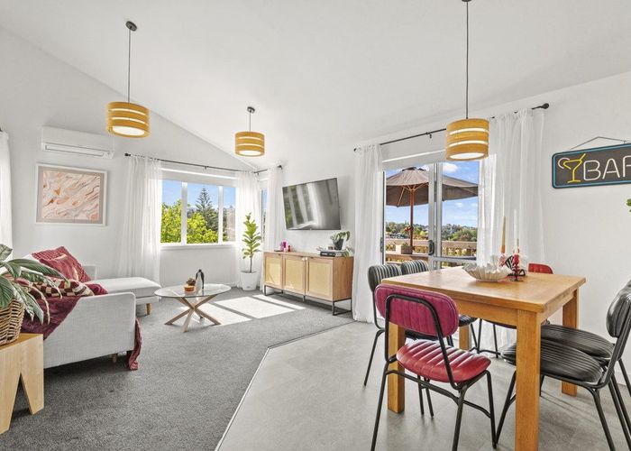  at 9 Archers Road, Hillcrest, Auckland