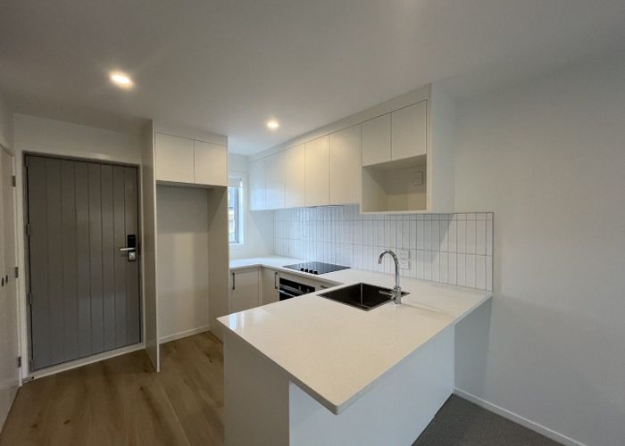  at 4 Ngae Place, Mangere East, Auckland