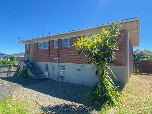  at 72 Botany Road, Botany Downs, Manukau City, Auckland