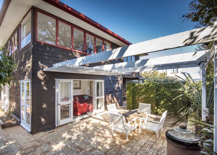  at 8a Wicklow Road, Narrow Neck, North Shore City, Auckland