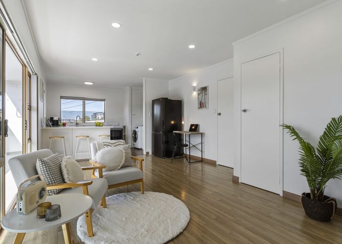  at 5/762 Beach Road, Browns Bay, Auckland