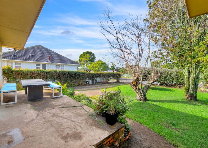  at 37 Kawiti Avenue, Point England, Auckland