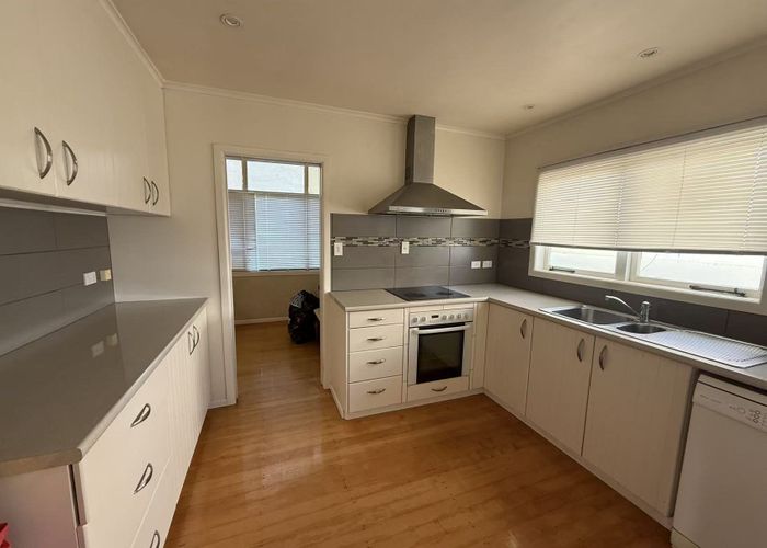  at 7 Bevyn Street, Castor Bay, North Shore City, Auckland