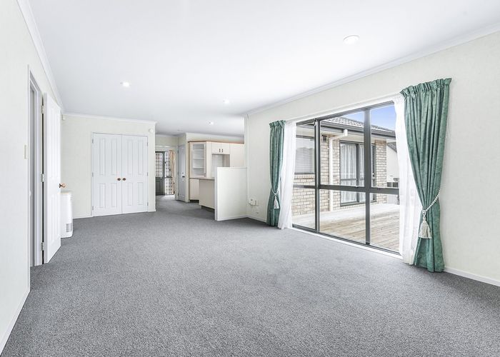  at 18 John Webb Drive, Glenview, Hamilton