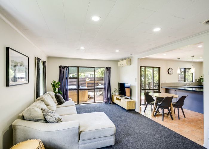  at 17 Churchill Drive, Taradale, Napier