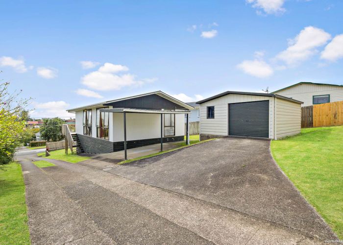  at 4/15 Evans Road, Glen Eden, Auckland