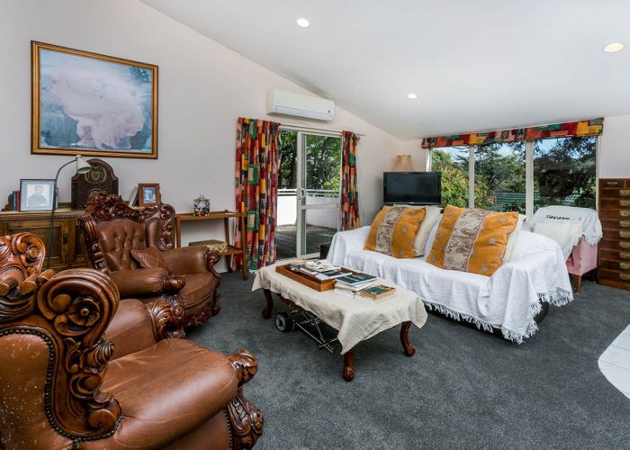  at 2/12 Shanaway Rise, Hillcrest, North Shore City, Auckland