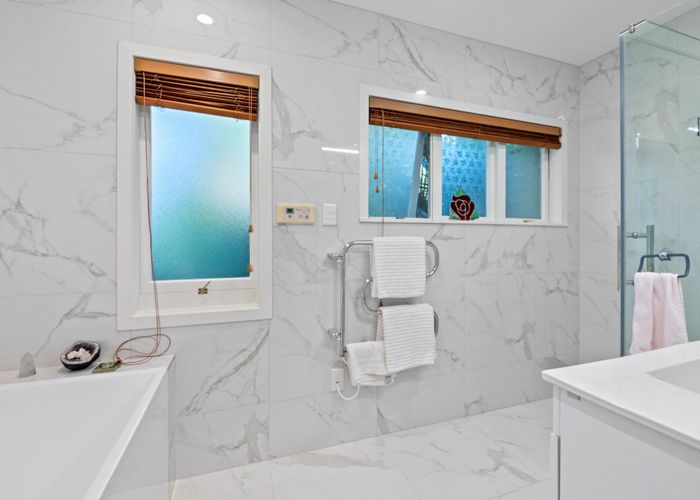  at 186 Onewa Road, Birkenhead, Auckland