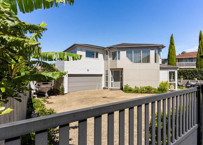  at 2/46 Raleigh Road, Northcote, North Shore City, Auckland
