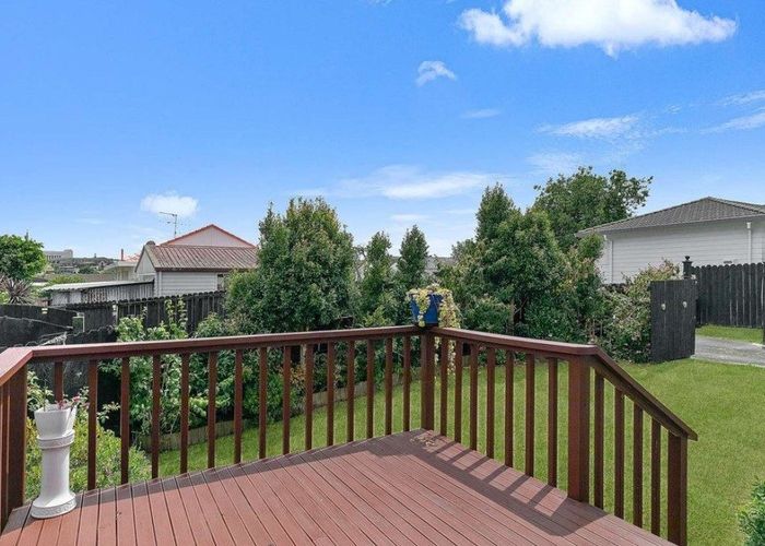 at 1/8 Kirklow Place, Goodwood Heights, Manukau City, Auckland