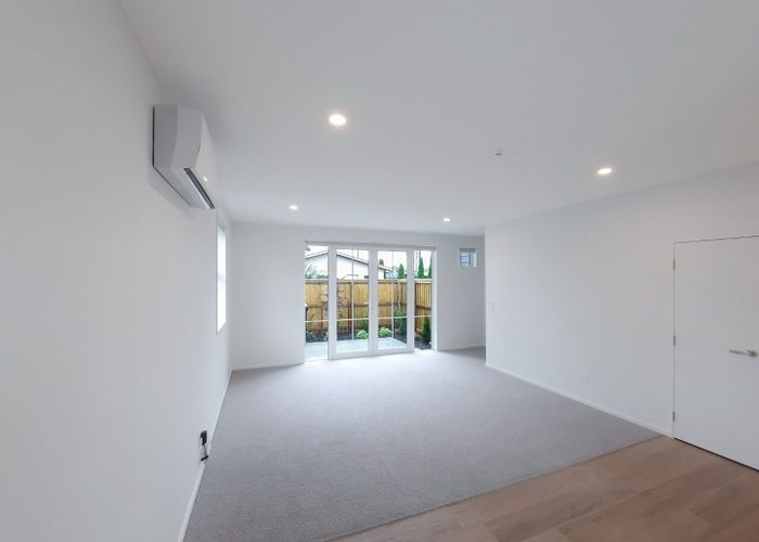  at 2/63 Hills Road, Edgeware, Christchurch