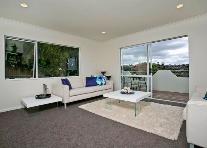  at 3/8a Target rd, Totara Vale, North Shore City, Auckland