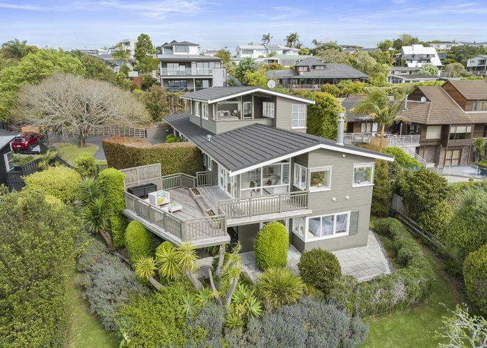 For sale 104 Mellons Bay Road, Mellons Bay, Manukau City, Auckland