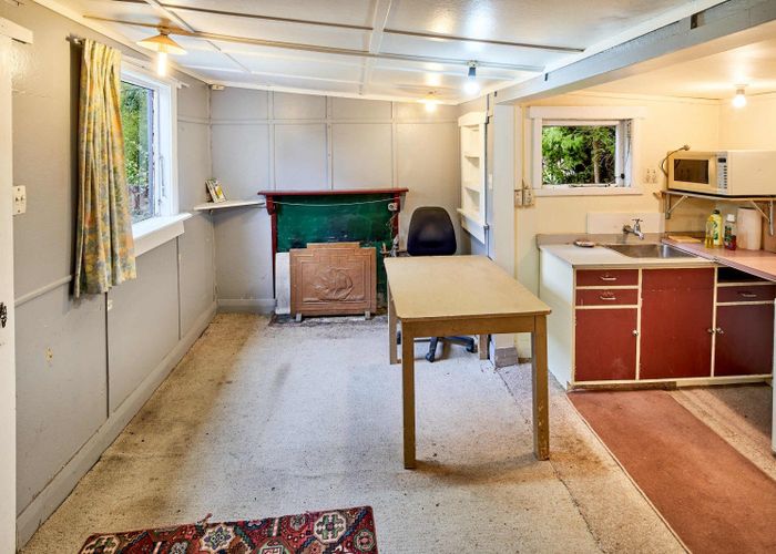  at 12 Avian Road, Blue Mountains, Upper Hutt