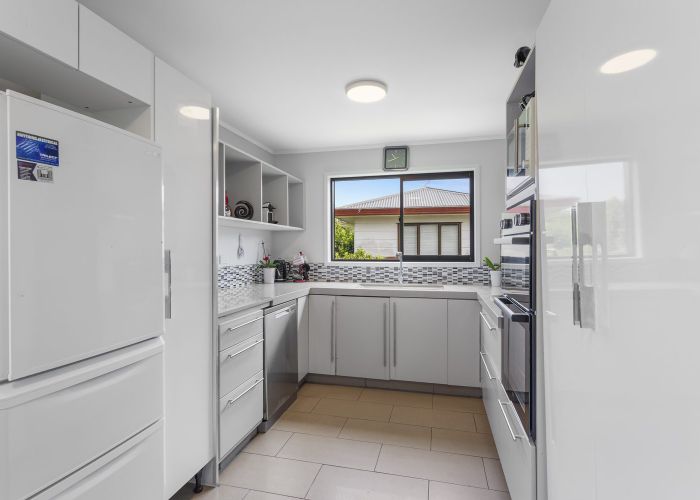  at 2/24 Leven Lane, Totara Heights, Manukau City, Auckland