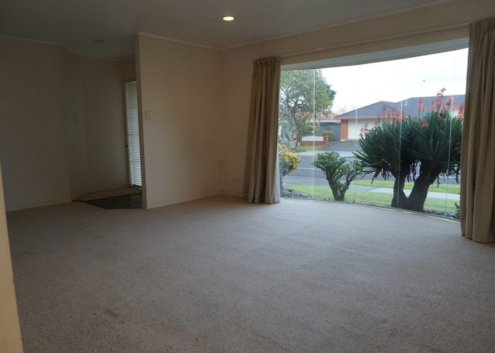  at 2/43 Kilimanjaro Drive, Howick, Manukau City, Auckland