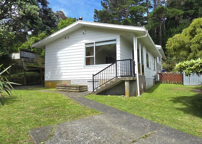  at 3A Spruce Grove, Ranui Heights, Porirua, Wellington