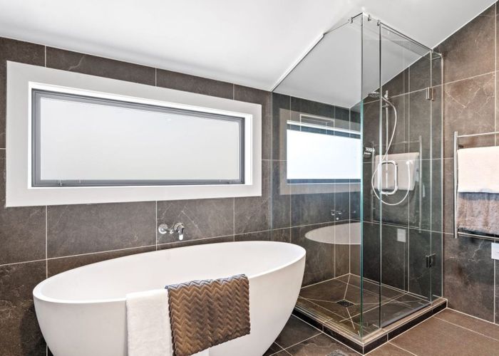  at 13/98-100 Walker Road, Point Chevalier, Auckland City, Auckland