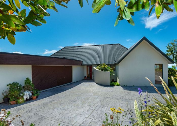  at 6 Kaikoura View, Mount Pleasant, Christchurch