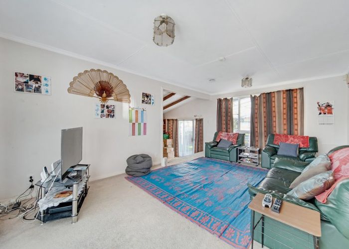  at 57 Dale Crescent, Pakuranga, Auckland