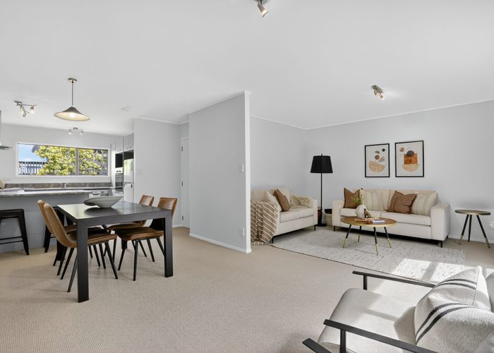  at 2/1a Gordon Avenue, Forrest Hill, North Shore City, Auckland