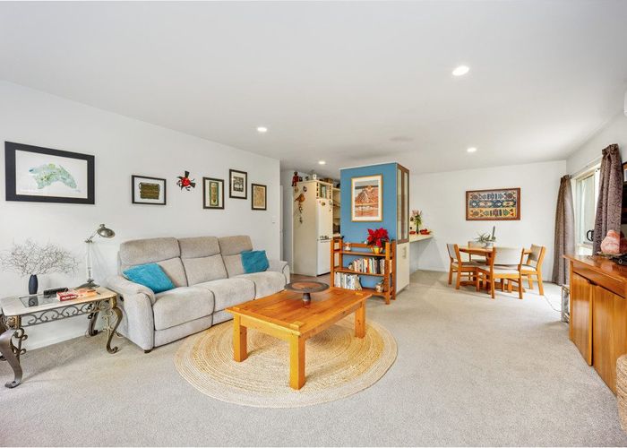  at 24 Carento Way, Stanmore Bay, Whangaparaoa