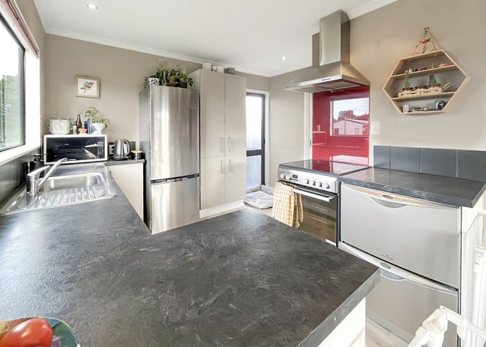  at 9 Cargill Grove, Kelvin Grove, Palmerston North, Manawatu / Whanganui