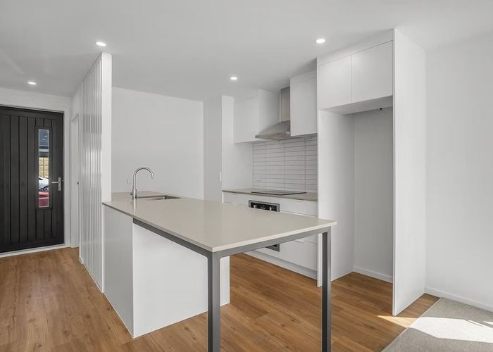  at 8/27 Main Road, Wainuiomata, Lower Hutt, Wellington