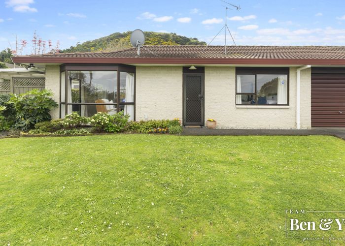  at 2/11 Monaco Place, Mount Wellington, Auckland
