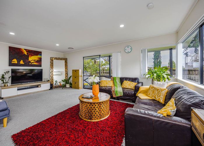  at 11 Peguero Place, Totara Heights, Manukau City, Auckland