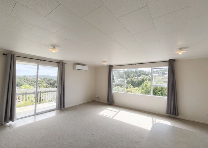  at 1/127 Spinella Drive, Glenfield, North Shore City, Auckland