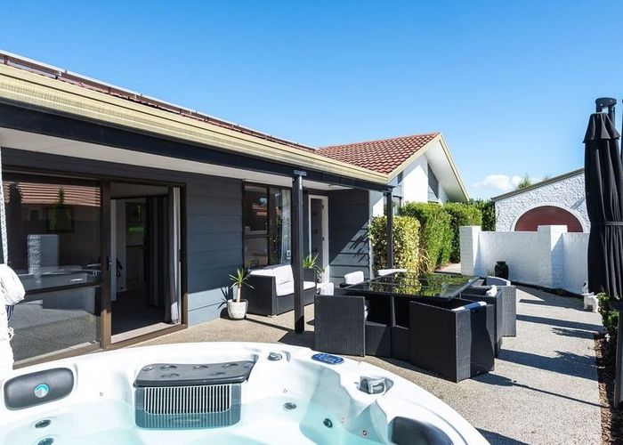  at 9 Wakelin Place, Redwood, Christchurch