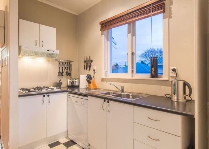  at 16 Panorama Rd, Mount Wellington, Auckland City, Auckland