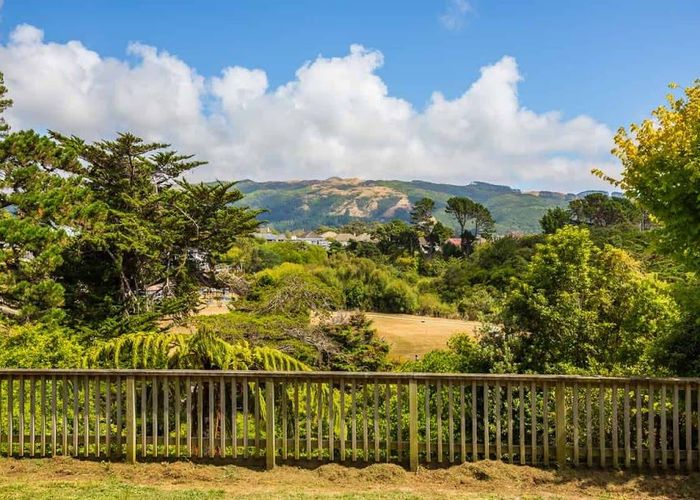  at 19 Gloucester Street, Cannons Creek, Porirua, Wellington