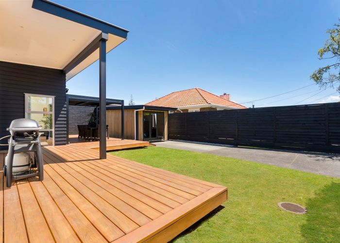  at 2B Peachgrove Road, Te Atatu Peninsula, Waitakere City, Auckland