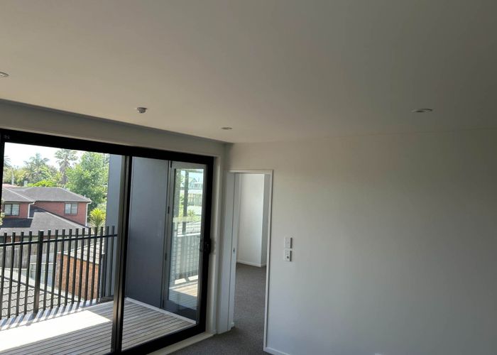  at 6/12 Treasure Lane, Te Atatu South, Waitakere City, Auckland