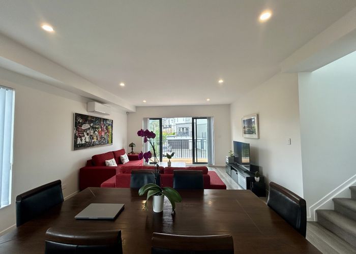  at 2/13 Oteha Valley Road, Oteha, North Shore City, Auckland