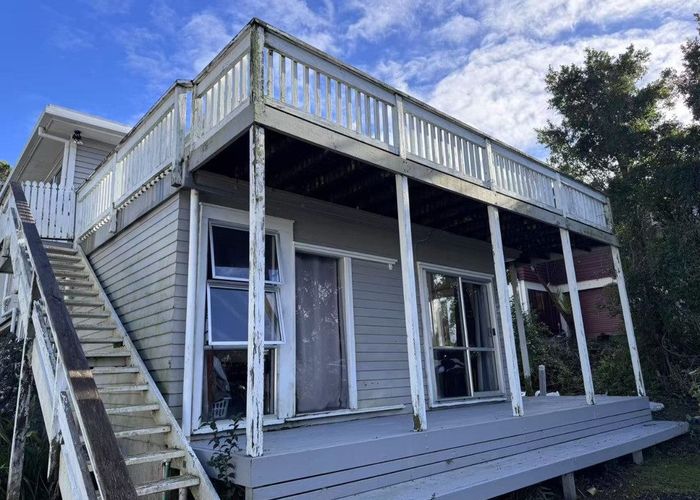  at 9A Dunraven Place, Torbay, North Shore City, Auckland