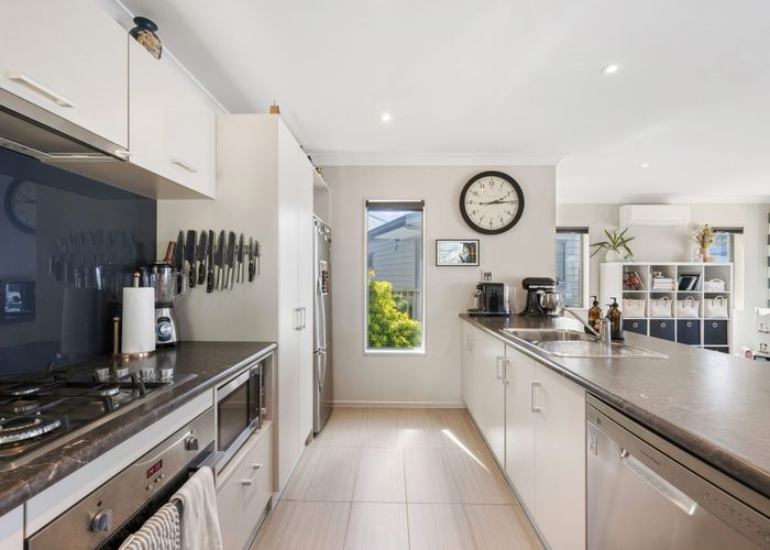  at 63 Glanmire Road, Newlands, Wellington