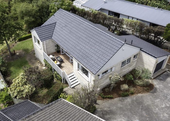  at 2/30 Curacao Place, Half Moon Bay, Auckland